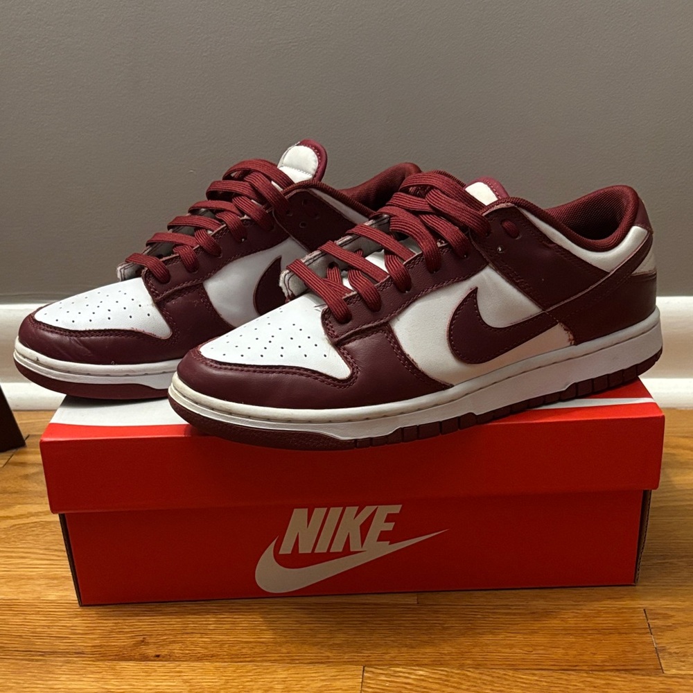 Nike Men's Burgundy Dunks Size 9